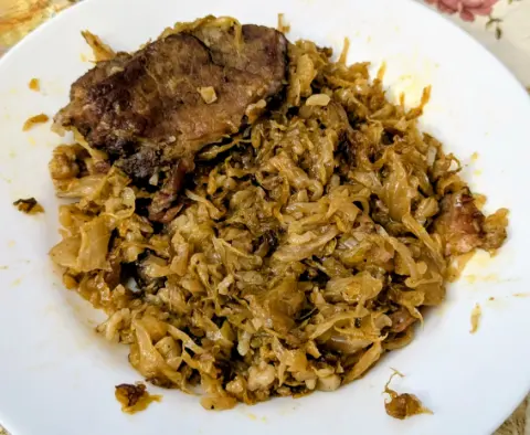 Baked Sauerkraut with Meat - Podvarok 